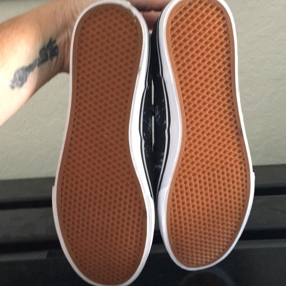 NWOT Vans lace up - Picture 6 of 8